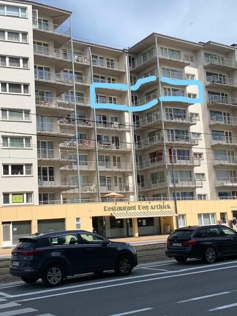 Parel Aan Het Strand Ostend Belgium